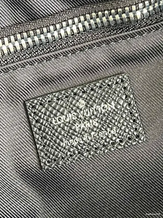 NEW FLAP MESSENGER VUITTON LOUIS 0408